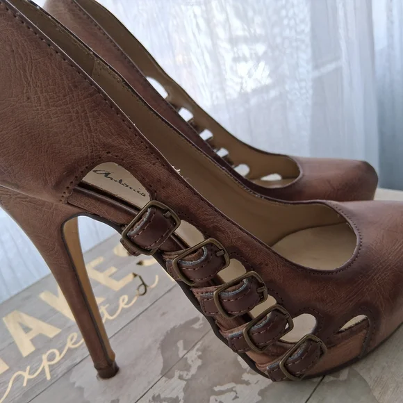 Leather High Stilletto Heel Pumps - Picture 3 of 5